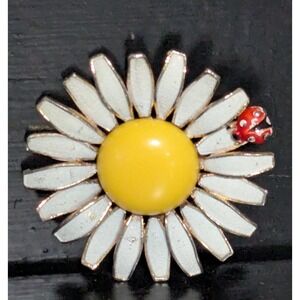 Vintage 1960's Signed Weiss Daisy Flower and Ladybug Enamel Gold Tone Brooch